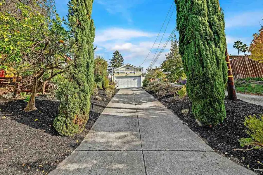 7554 7554 Sunkist Dr, Oakland, CA 94605 - #3