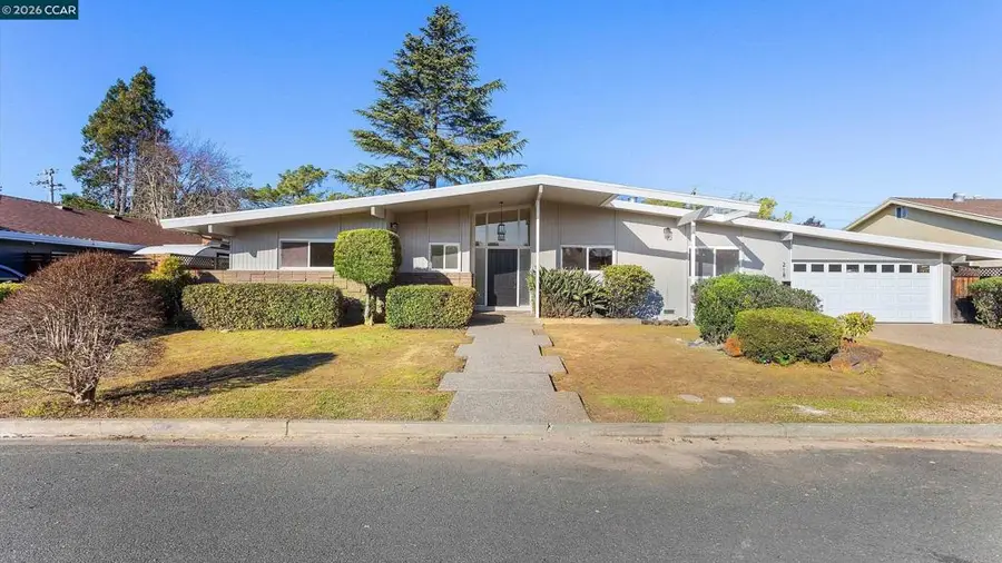 218 Franciscan Dr, Vallejo, CA 94589 - Image #2