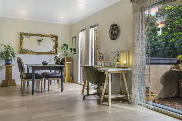 407 Orange St #410, Oakland, CA 94610