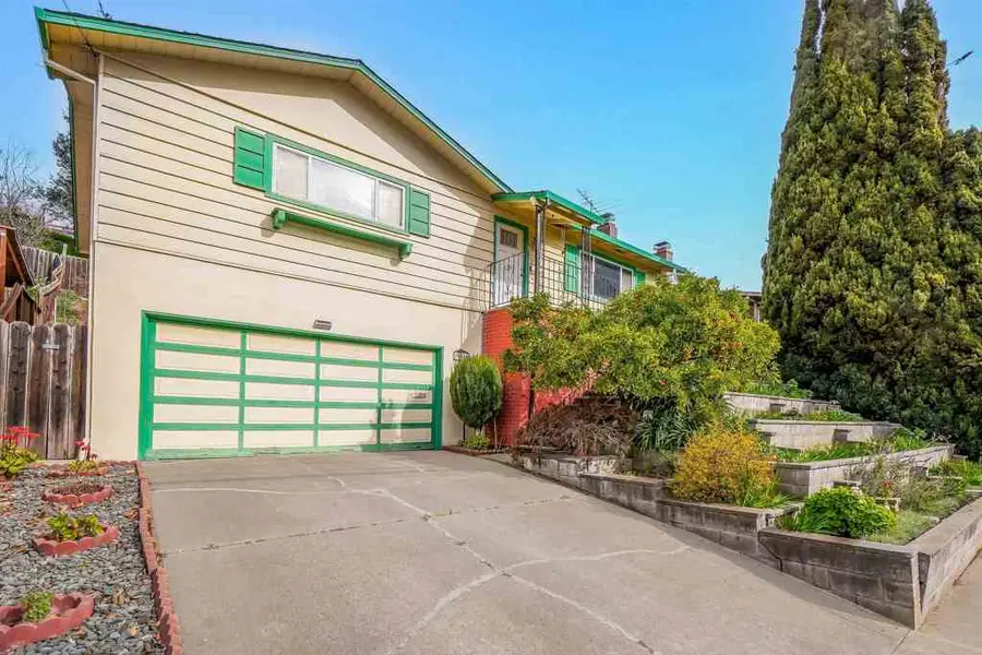 19560 Stanton Ave, Castro Valley, CA 94546 - Image #3