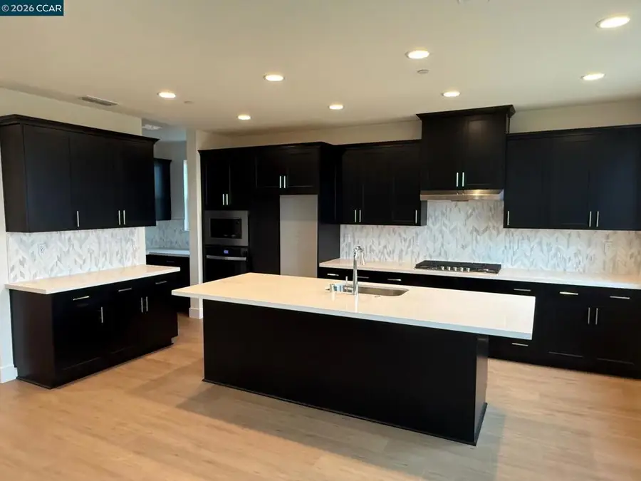 17061 Aldergrove Court, Lathrop, CA 95330 - #2