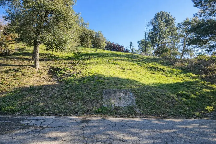 6842 Armour Dr, Oakland, CA 94611 - #2