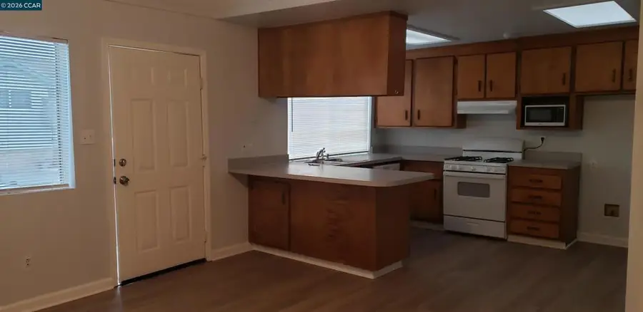 158 E 15th St, Pittsburg, CA 94565 - #2