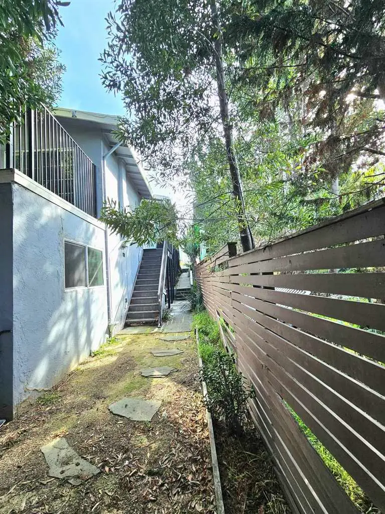 2443 Grande Vista Ave, Oakland, CA 94601 - Image #3