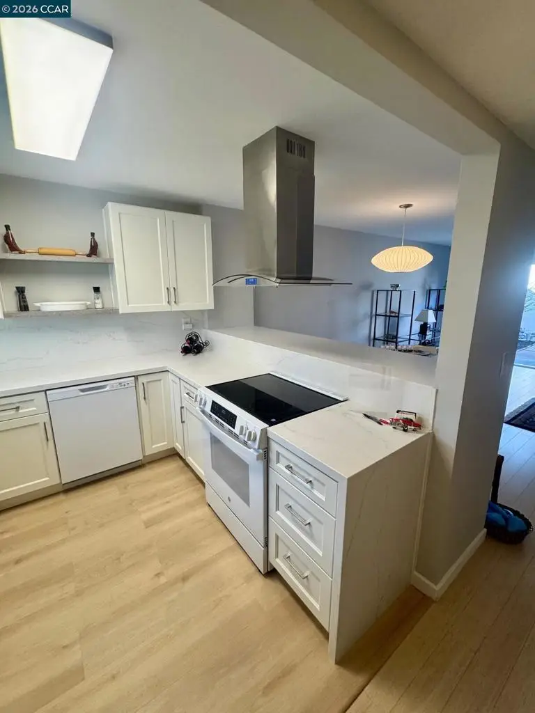 1037 Via Bonita, Alameda, CA 94502 - #2