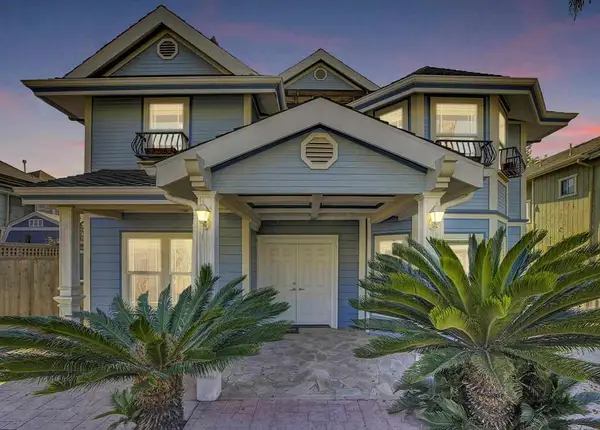 2635 E 10th St, Oakland, CA 94601