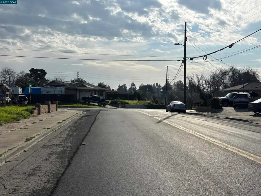 1304 E 13th St, Antioch, CA 94509 - #3