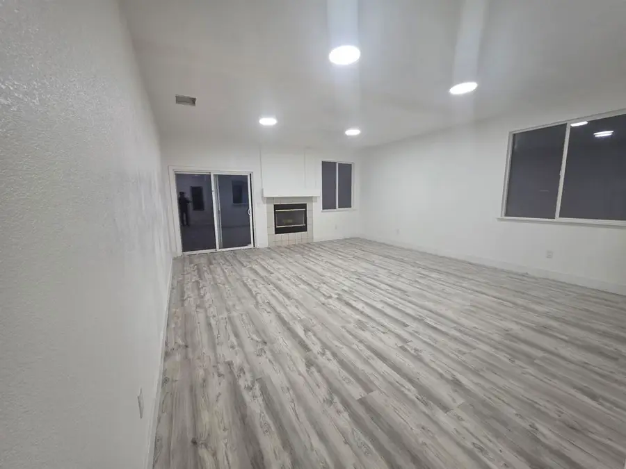 8226 Windmill Oaks Pl, Antelope, CA 95843 - #3