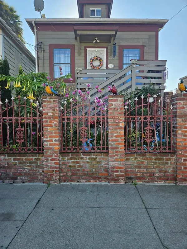 2745 2745 E 10th St, Oakland, CA 94601