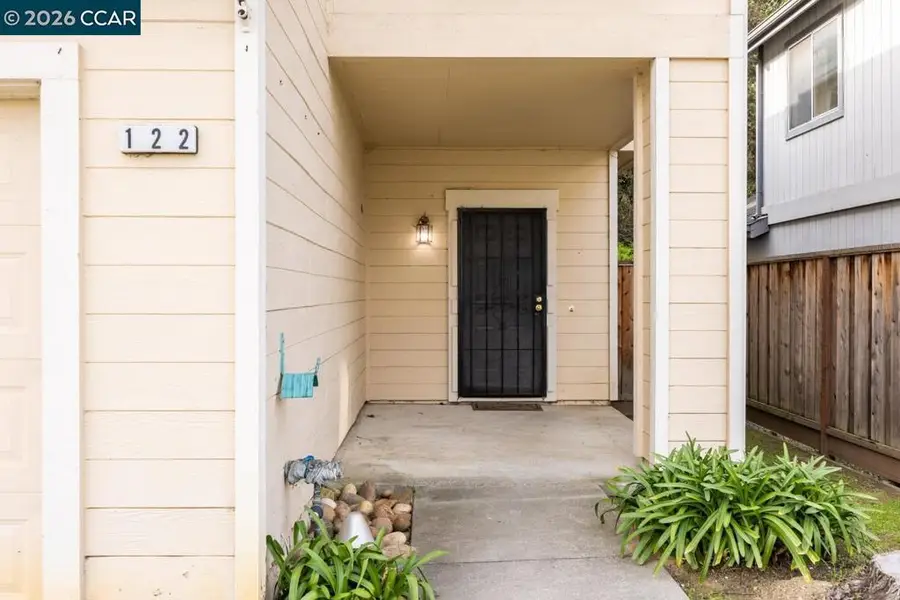 122 122 Bridgeview Ct, Crockett, CA 94525 - #3