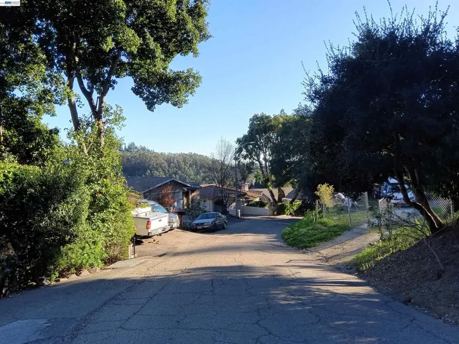 6971 Bristol Drive, Berkeley, CA 94705 - #2