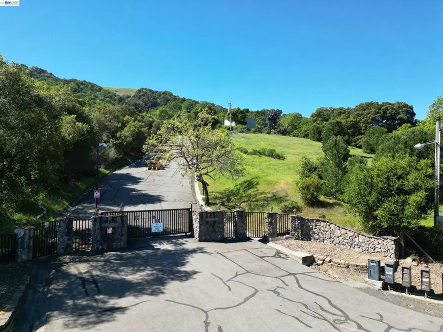 3984 Foothill Rd, Pleasanton, CA 94588 - #2