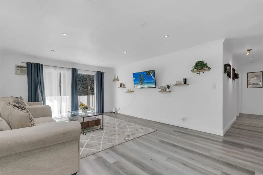 2500 Miramar Ave #203, Castro Valley, CA 94546 - #2