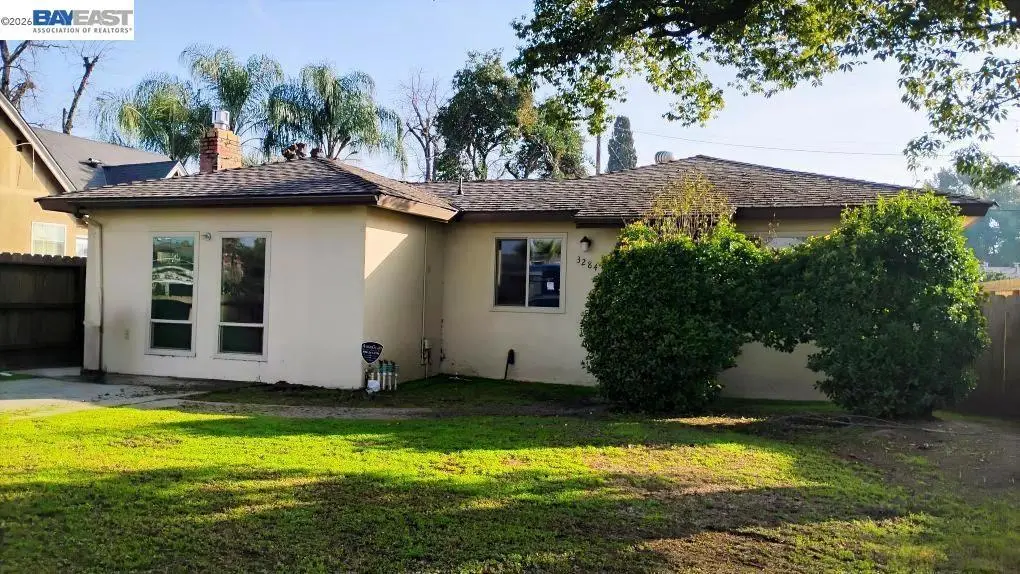 3284 E Pine Ave, Fresno, CA 93703 - #1