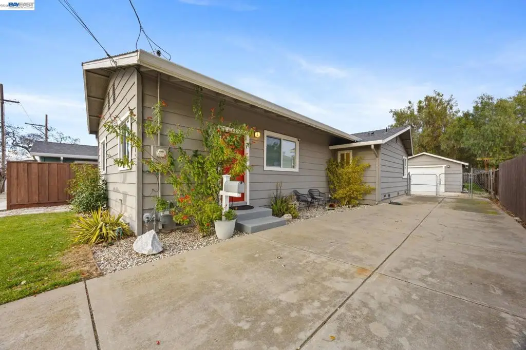 560 N M St, Livermore, CA 94551 - #1