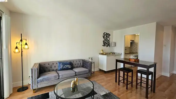 4 4 Captain Dr #E405, Emeryville, CA 94608