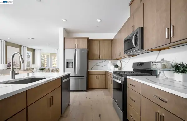 17906 17906 Glen Arbor Way, Lathrop, CA 95330