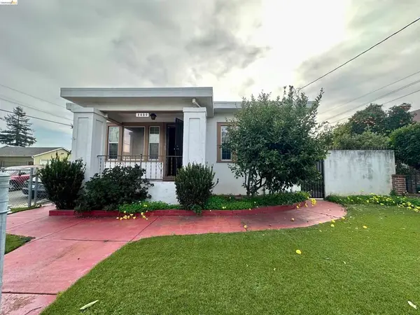 2050 102nd Ave, Oakland, CA 94603