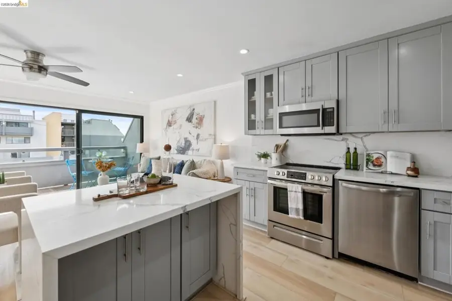 7 7 Embarcadero #204, Oakland, CA 94607 - #3