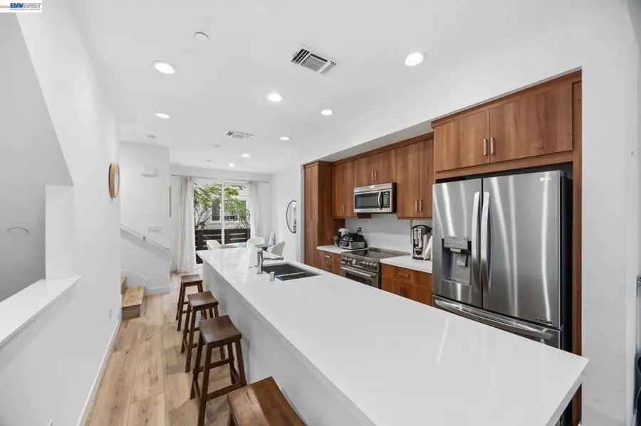 117 117 Uptown Cir, Oakland, CA 94607 - #2
