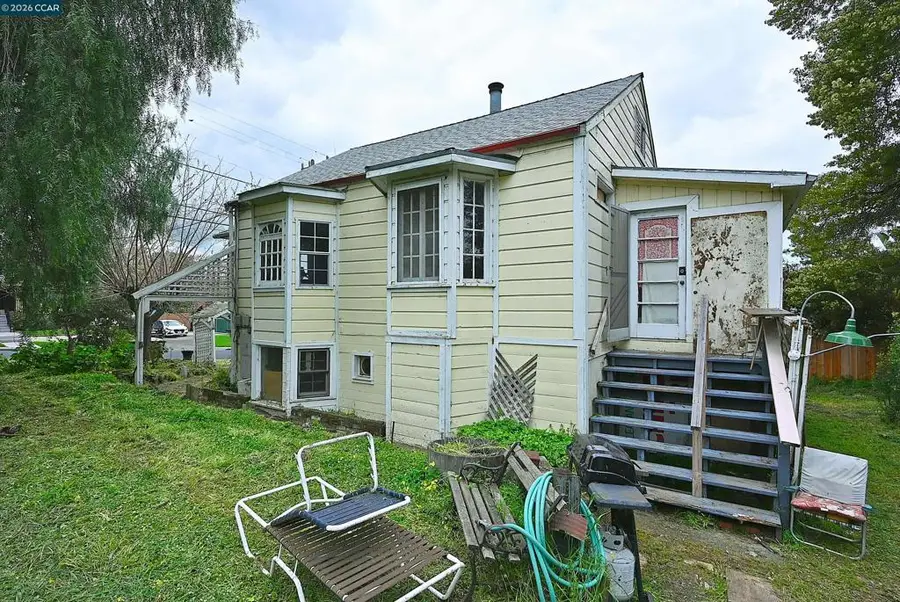 921 921 E 6th St, Benicia, CA 94510 - #3