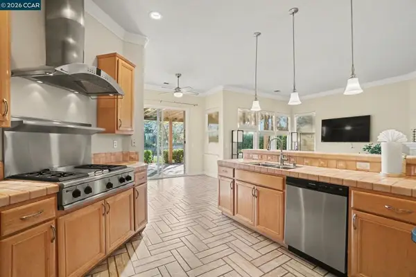 208 Summerset Dr, Brentwood, CA 94513