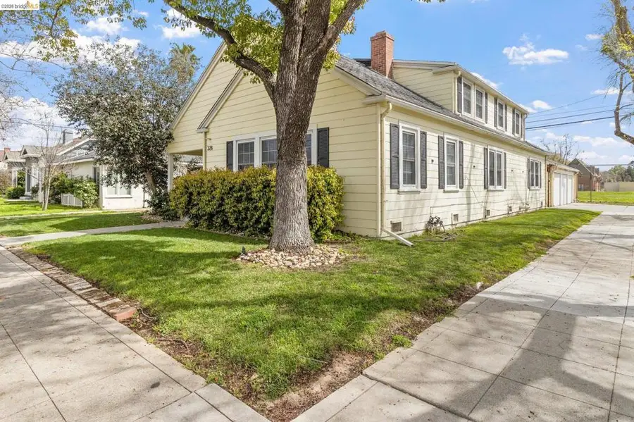 328 W Walnut St, Stockton, CA 95204 - #2