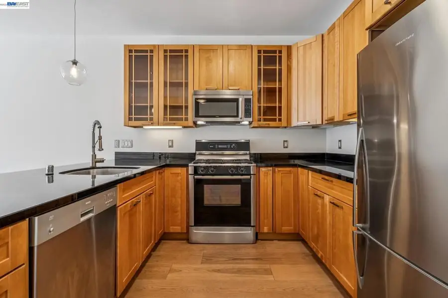 2300 2300 Broadway #4, Oakland, CA 94612 - #3