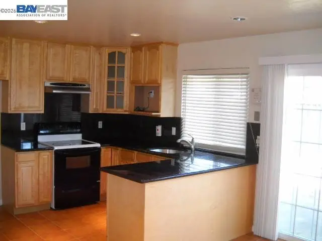 27666 Del Norte Ct, Hayward, CA 94545 - #3