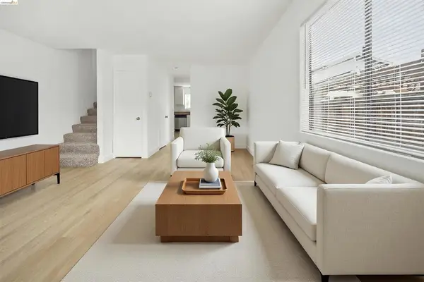 10933 10933 Julius St #D, Oakland, CA 94605