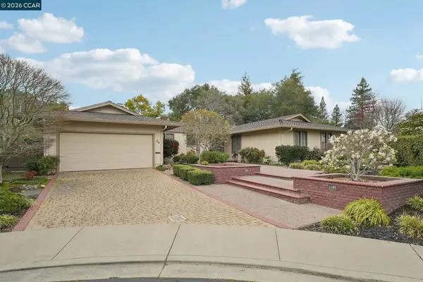 34 Sherwood Ct, Moraga, CA 94556
