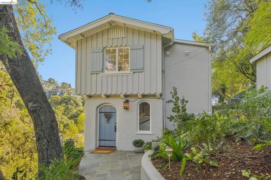 5900 5900 Marden Ln, Oakland, CA 94611 - #3