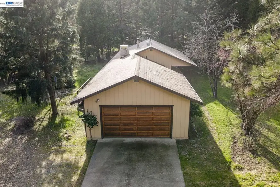 376 Mountain View Dr., Lewiston, CA 96052 - #3