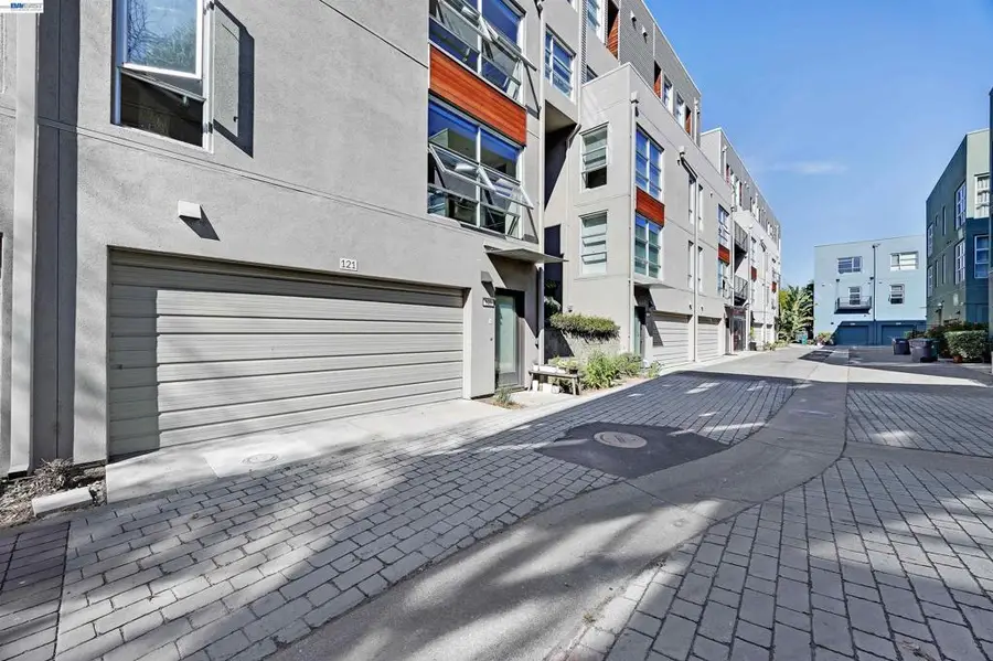 6466 Hollis St #182, Emeryville, CA 94608 - #3