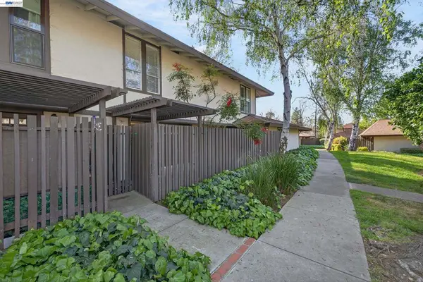 5497 Roundtree Dr #D, Concord, CA 94521