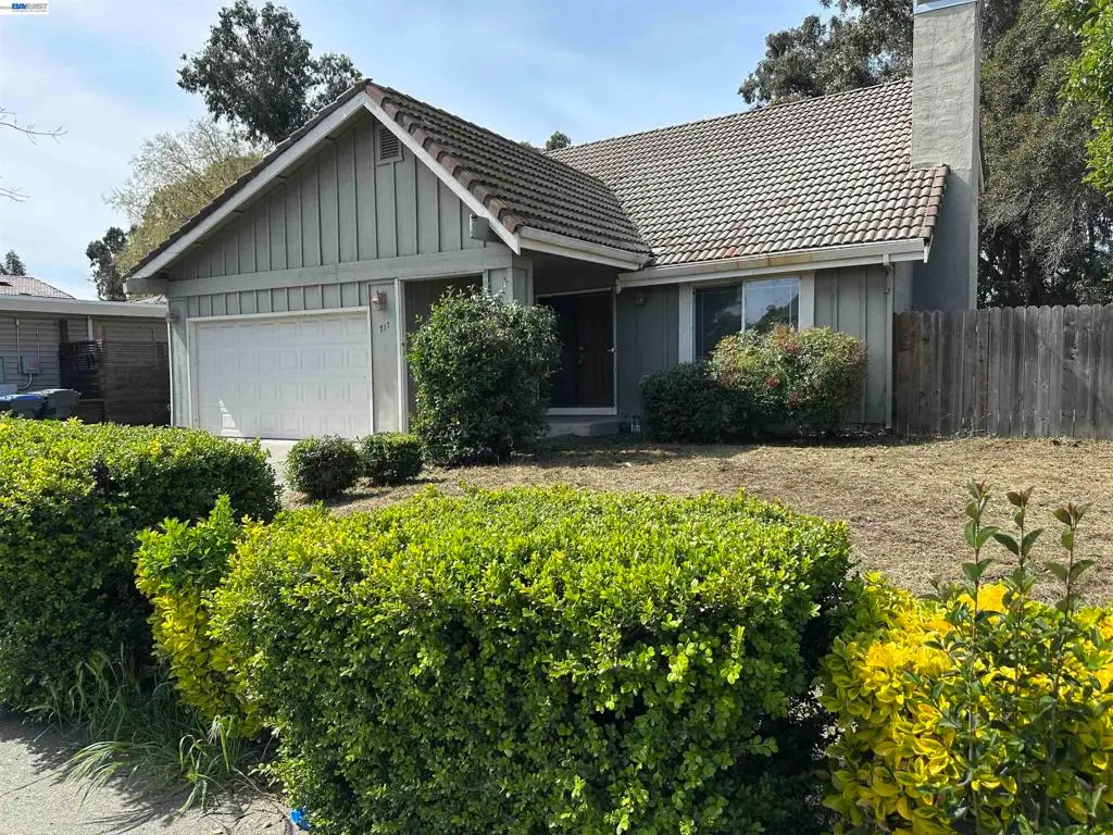717 Whispering Bay Ln, Suisun City, CA 94585 - #1