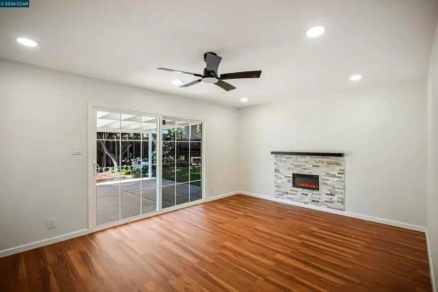 6860 Cunningham Way, Sacramento, CA 95828 - #2