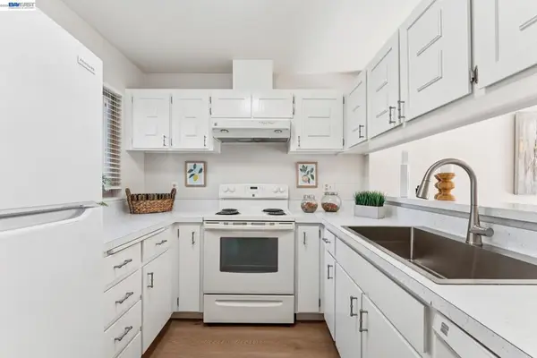 1159 Admiralty Ln, Alameda, CA 94502