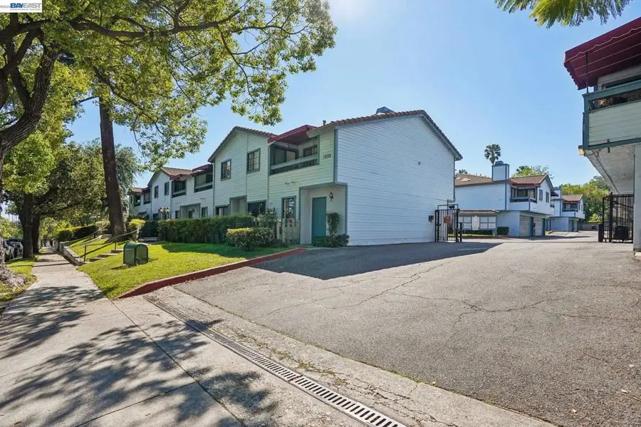 1255 N Los Robles Ave #9, Pasadena, CA 91104 - #2