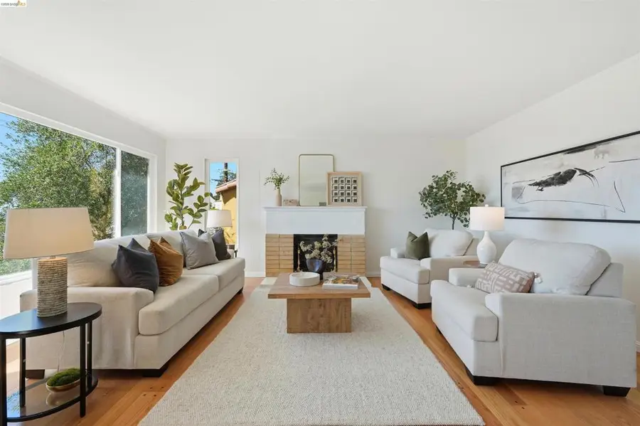 1902 Hoover Ave., Oakland, CA 94602 - #3
