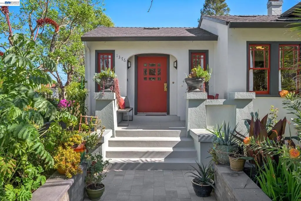 1376 Versailles Ave, Alameda, CA 94501 - #1