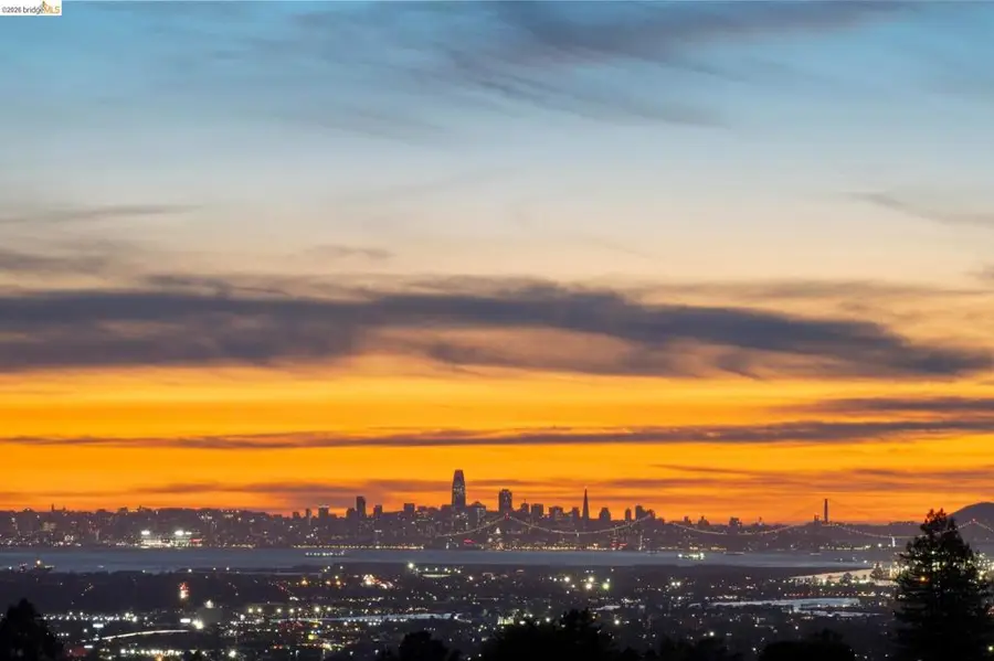 25 Graeagle, Oakland, CA 94605 - #2