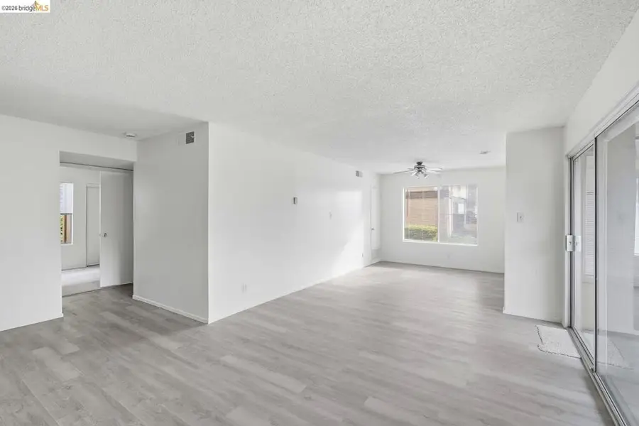 355 Parkview Ter #D1, Vallejo, CA 94589 - #2