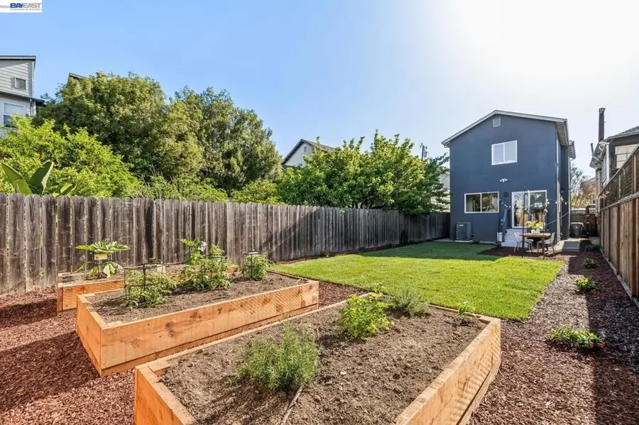 2431 Linden Street, Oakland, CA 94607 - #2