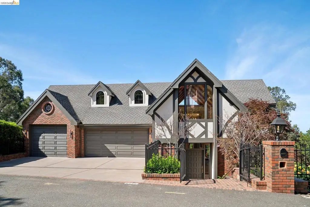 6277 Wood Dr, Oakland, CA 94611 - #1