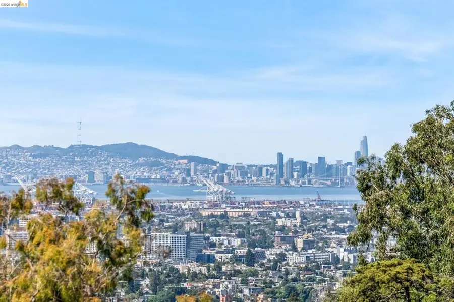 6277 Wood Dr, Oakland, CA 94611 - #3