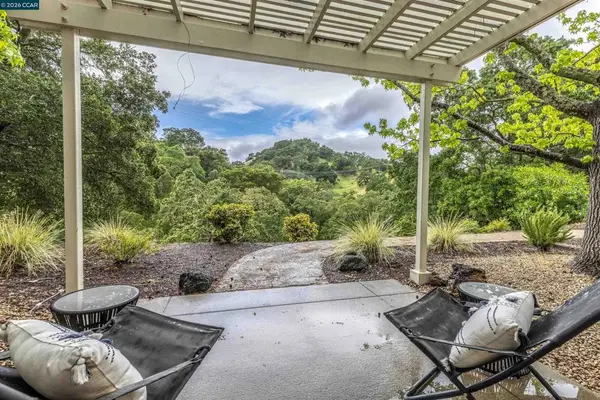 3152 Ptarmigan Dr #2, Walnut Creek, CA 94595