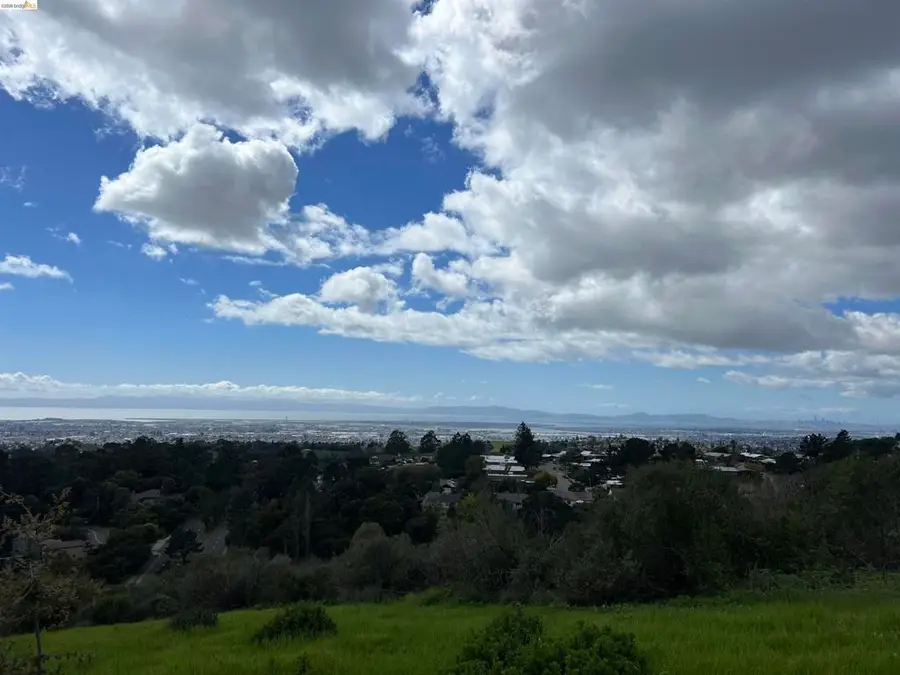 14381 Skyline Blvd, Oakland, CA 94619 - #3