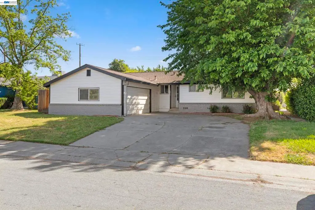 6613 Demaret Drive, Sacramento, CA 95822 - #1