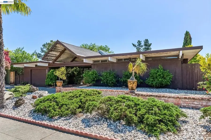 8077 Shay Dr, Oakland, CA 94605 - #2